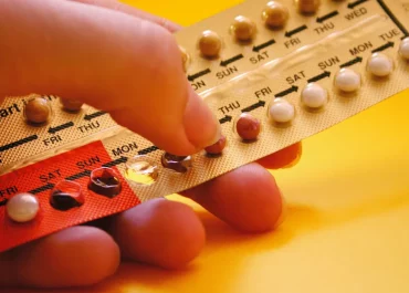 «Бизнес контроля над рождаемостью»: новый документальный фильм о гормональных контрацептивах