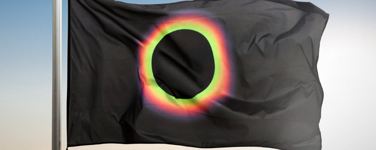 Первый в мире флаг, предупреждающий о критической опасности солнца